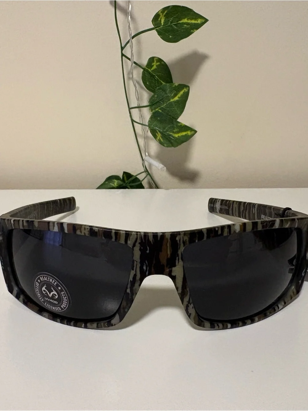 Realtree Camouflage Wrap Sunglasses in Brown and Black